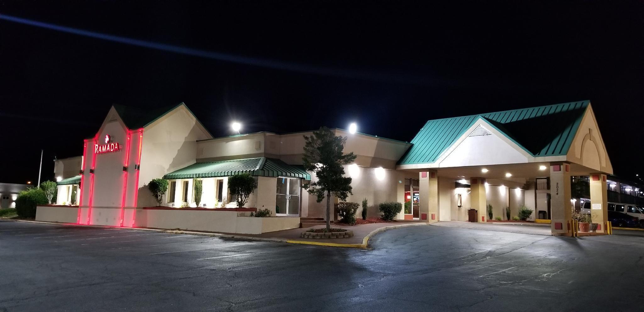 Ramada By Wyndham & Suites Warner Robins Eksteriør billede