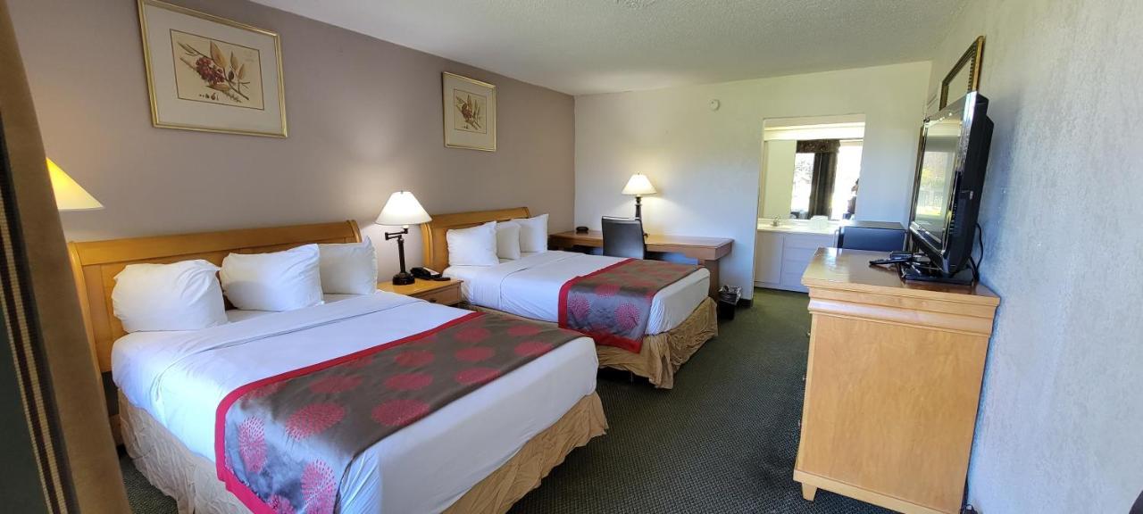 Ramada By Wyndham & Suites Warner Robins Eksteriør billede