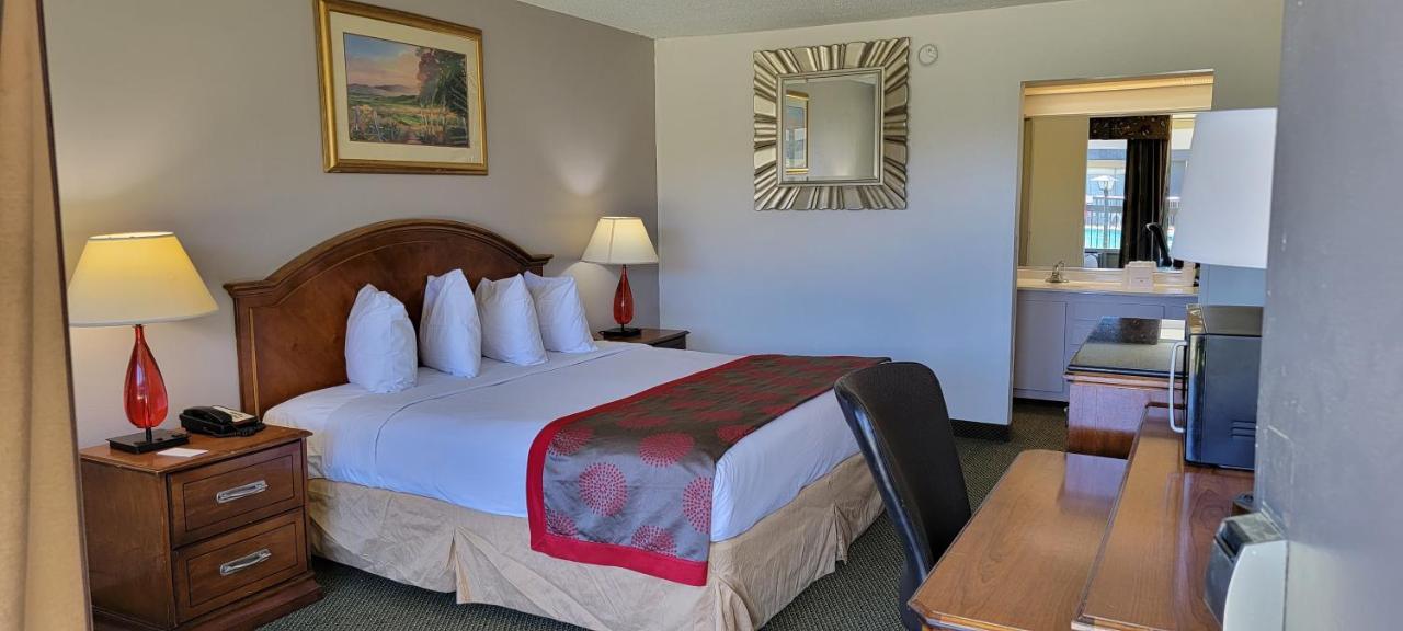Ramada By Wyndham & Suites Warner Robins Eksteriør billede