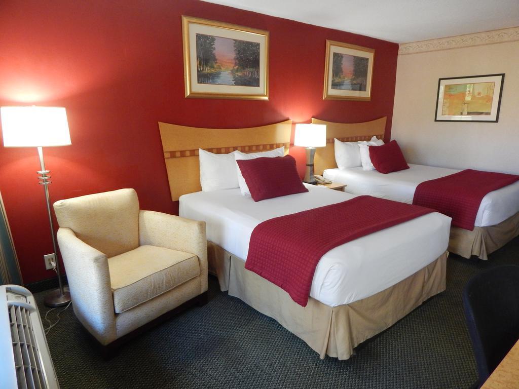 Ramada By Wyndham & Suites Warner Robins Eksteriør billede