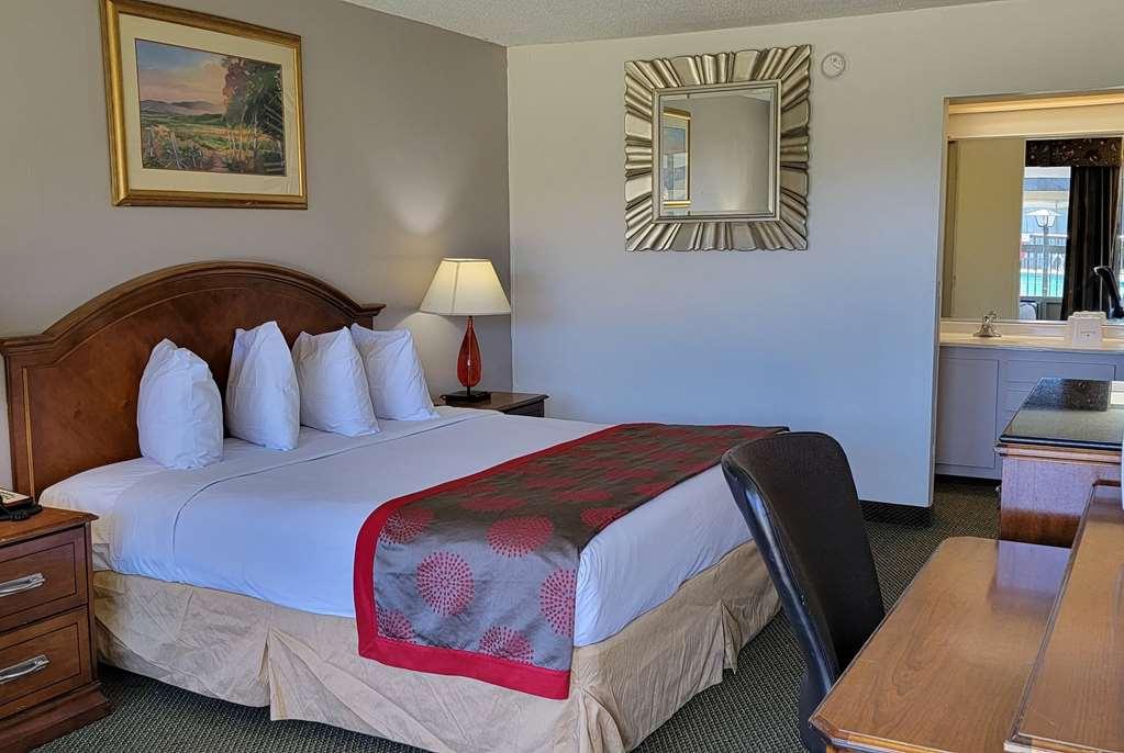 Ramada By Wyndham & Suites Warner Robins Værelse billede