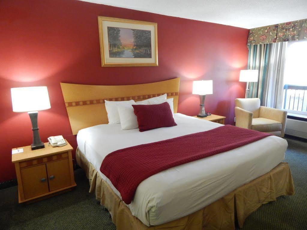 Ramada By Wyndham & Suites Warner Robins Eksteriør billede