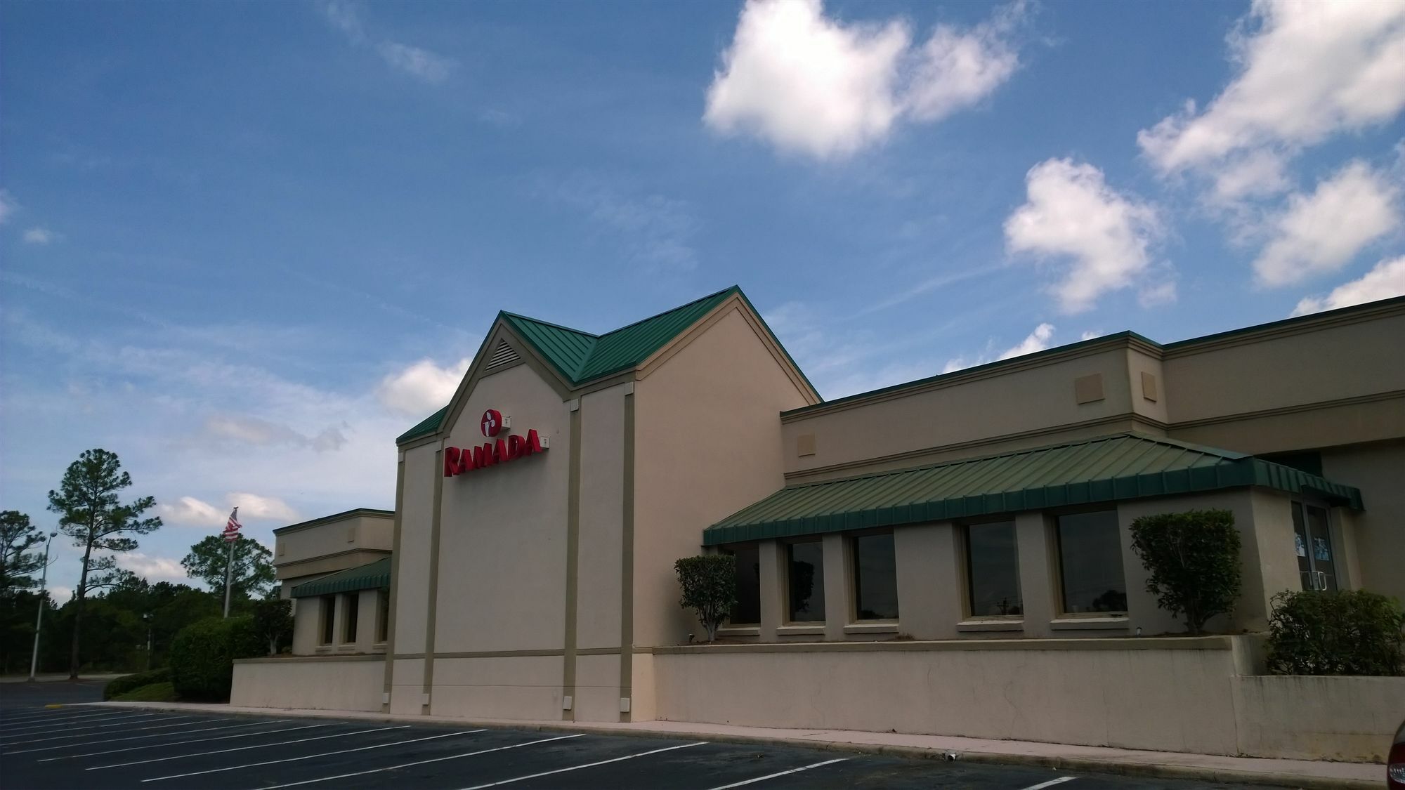 Ramada By Wyndham & Suites Warner Robins Eksteriør billede